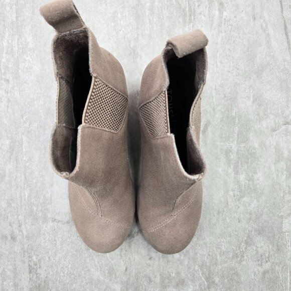 Toms Ankle Wedge Booties Size 6 Tan Suede Comfort Western Desert Chelsea Boots - Picture 2 of 10